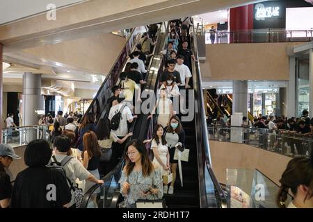 Hongkong, China. 07. Juli 2023. Spielen Sie Rolltreppe in einem Einkaufszentrum in Mong Kok. (Foto: Michael Ho Wai Lee/SOPA Images/Sipa USA) Guthaben: SIPA USA/Alamy Live News Stockfoto