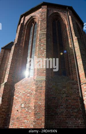 Zeerijp, Niederlande, 20-16-2018. Die Jacobus-Kirche Stockfoto