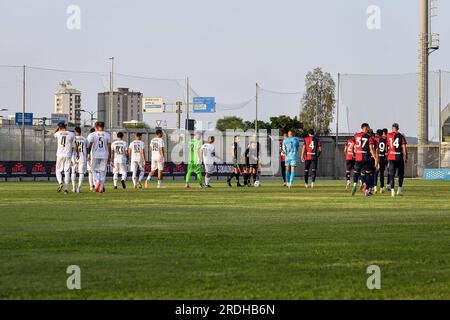 Olbia, Italien. 21. Juli 2023. Team bei Olbia vs. Cagliari, freundschaftliches Fußballspiel in Olbia, Italien, Juli 21 2023 Kredit: Unabhängige Fotoagentur/Alamy Live News Stockfoto