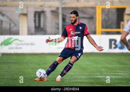 Olbia, Italien. 21. Juli 2023. Alberto Dossena von Cagliari Calcio während Olbia gegen Cagliari, Freundschaftsspiel in Olbia, Italien, Juli 21 2023 Kredit: Independent Photo Agency/Alamy Live News Stockfoto