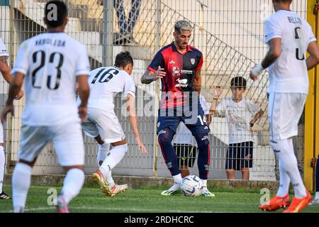 Olbia, Italien. 21. Juli 2023. Stadio Bruno Nespoli, Olbia, Italien, 21. Juli 2023, Alessandro Deiola von Cagliari Calcio während Olbia gegen Cagliari - Freundliches Fußballspiel Credit: Live Media Publishing Group/Alamy Live News Stockfoto