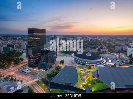 Kattowitz, Polen - unvergleichliches Stadtbild mit modernem Gebäude und berühmter Arena Stockfoto