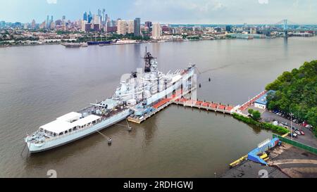 Die USS New Jersey (BB-62) ist ein Schlachtschiff der Iowa-Klasse und war das zweite Schiff der United States Navy, das nach dem US-Bundesstaat New Jersey benannt wurde. Schrott Stockfoto