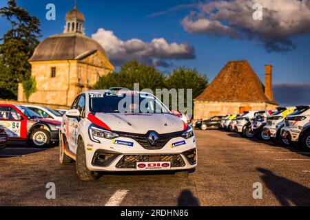 Langres, Frankreich. 21. Juli 2023. 52 WEALTI Stéphane, CIRAGO Margaux, Renault Clio Rally5, Ambiance during the Rallye Terre de Langres - Haute Marne 2023, 4. Runde des Championnat de France des Rallyes Terre 2023, vom 22. Bis 23. Juli 2023 in Langres, Frankreich - Photo Bastien Roux/DPPI Credit: DPPI Media/Alamy Live News Stockfoto