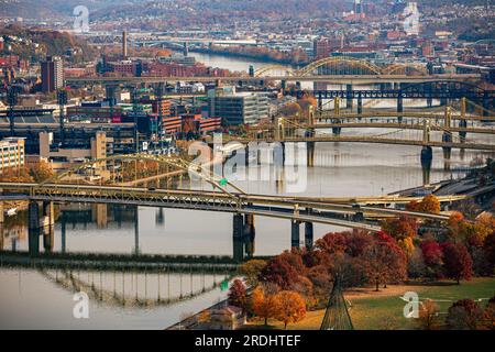 Pittsburgh, der Allegheny River und das PNC Park Stadium aus der Vogelperspektive Stockfoto