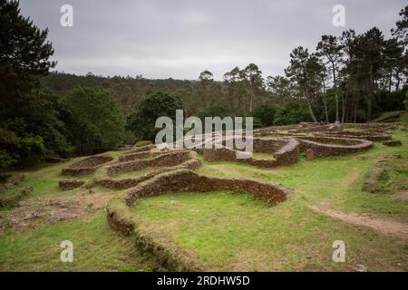 Celtic Castro de Borneiro in Laxe, Galicien, Spanien. Prähistorische Touristenlandschaft von Oppidum Stockfoto