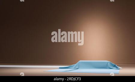 Blauer Stoff auf dem Boden. Weiche Vorhangfalten auf dem Podium und dem Boden. Stockfoto