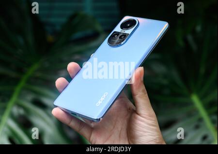 HCMC, Vietnam - Juli 2023. Oppo Reno 10 5G Stockfoto