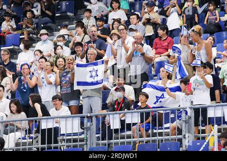 Fukuoka, Japan. 22. Juli 2023. FUKUOKA, JAPAN - 22. JULI: Israelische Fans während der World Aquatics Championships 2023 Women's Waterpolo Crossover Match zwischen Australien und Israel am 22. Juli 2023 in Fukuoka, Japan (Foto: Albert Ten Hove/Orange Pictures). Kredit: Orange Pics BV/Alamy Live News Stockfoto