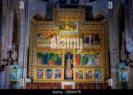 Die Kathedrale Santa María de Regla, Leon. Castilla León, Spanien. Kathedrale aus dem 10. Jahrhundert, als der König von León Ordoño II. Die erste Kathedrale ließ Stockfoto