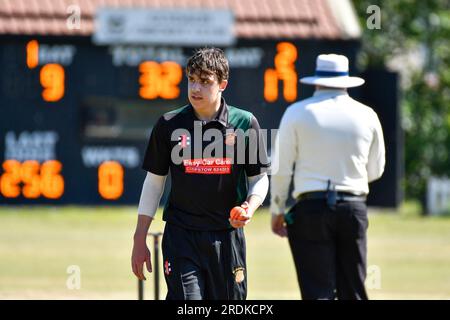 Clydach, Wales. 3. Juni 2023 Rhys Leach von Chepstow während des Zweiten Spiels der South Wales Premier Cricket League Division zwischen Clydach und Chepstow im Waverley Park in Clydach, Wales, UK am 3. Juni 2023. Kredit: Duncan Thomas/Majestic Media. Stockfoto