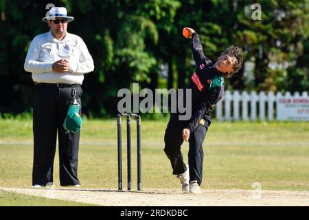 Clydach, Wales. 3. Juni 2023 Kameel Sahabdeen von Chepstow beim zweiten Spiel der South Wales Premier Cricket League Division zwischen Clydach und Chepstow im Waverley Park in Clydach, Wales, Großbritannien am 3. Juni 2023. Kredit: Duncan Thomas/Majestic Media. Stockfoto