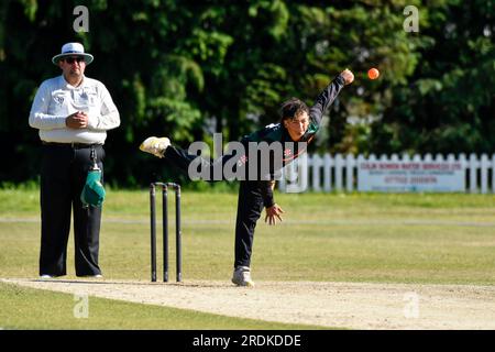 Clydach, Wales. 3. Juni 2023 Kameel Sahabdeen von Chepstow beim zweiten Spiel der South Wales Premier Cricket League Division zwischen Clydach und Chepstow im Waverley Park in Clydach, Wales, Großbritannien am 3. Juni 2023. Kredit: Duncan Thomas/Majestic Media. Stockfoto