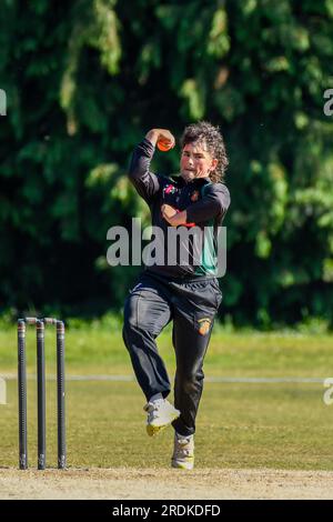 Clydach, Wales. 3. Juni 2023 Kameel Sahabdeen von Chepstow beim zweiten Spiel der South Wales Premier Cricket League Division zwischen Clydach und Chepstow im Waverley Park in Clydach, Wales, Großbritannien am 3. Juni 2023. Kredit: Duncan Thomas/Majestic Media. Stockfoto