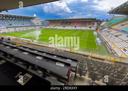 Brügge, Belgien. 22. Juli 2023. BRÜGGE, BELGIEN - JULI 22: Eine allgemeine Innenübersicht vor dem Saisonvorkampf zwischen dem Club Brügge KV und AZ Alkmaar im Jan Breydelstadion am 22. Juli 2023 in Brügge, Belgien. (Foto: Joris Verwijst/Orange Pictures) Guthaben: Orange Pics BV/Alamy Live News Stockfoto