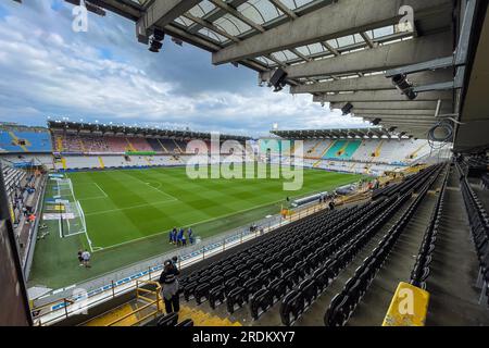 Brügge, Belgien. 22. Juli 2023. BRÜGGE, BELGIEN - JULI 22: Eine allgemeine Innenübersicht vor dem Saisonvorkampf zwischen dem Club Brügge KV und AZ Alkmaar im Jan Breydelstadion am 22. Juli 2023 in Brügge, Belgien. (Foto: Joris Verwijst/Orange Pictures) Guthaben: Orange Pics BV/Alamy Live News Stockfoto