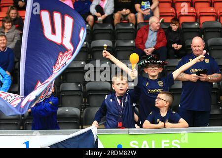 Airdrie, North Lanarkshire, Großbritannien. 22. Juli 2023; Excelsior Stadium, Airdrie, North Lanarkshire, Schottland: Scottish Viaplay Cup Group E Football, Airdrie versus Dundee; Dundee Fans Credit: Action Plus Sports Images/Alamy Live News Stockfoto