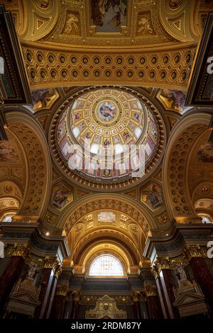 Die Decke der St.-Stephans-Basilika, Budapest, Ungarn Stockfoto