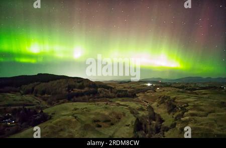 Ein spektakuläres aurora Borealis über Lerags, gleich außerhalb von Oban, Argyll, Schottland. Stockfoto