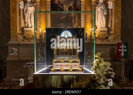 Die Heilige Rechte des Königs St. Stephen in der St.-Stephans-Basilika, Budapest, Ungarn Stockfoto