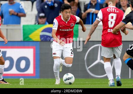 BRÜGGE - Yukinari Sugawara von AZ Alkmaar während des Freundschaftsspiels zwischen Club Brügge und AZ Alkmaar am 22. Juli 2023 im Jan Breydel Stadion in Brügge, Belgien. AP | niederländische Höhe | Ed VAN DE POL Stockfoto