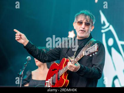 Henham Park, Suffolk, Großbritannien. 22. Juli 2023. Die britische Band The Lightning Seeds spielt live beim Latitude Festival. Kredit: ernesto rogata/Alamy Live News Stockfoto