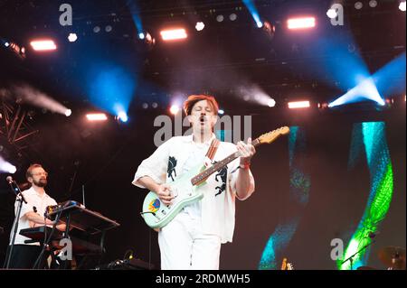 DJANGO DJANGO Band trat am 21. Juli 2023 während des Blue Dot Festivals 2023 in der Jodrell Bank, Cheshire-UK, in der Lovell Stage auf. Stockfoto