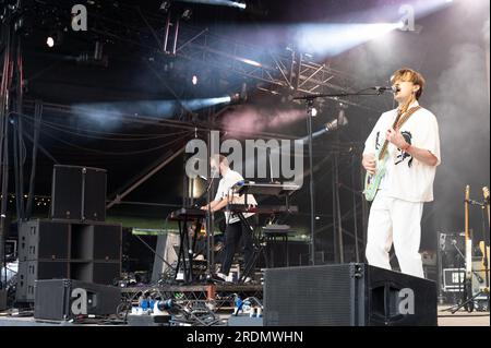 DJANGO DJANGO Band trat am 21. Juli 2023 während des Blue Dot Festivals 2023 in der Jodrell Bank, Cheshire-UK, in der Lovell Stage auf. Stockfoto