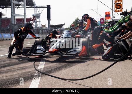 Toronto, ON, Kanada. 16. Juli 2023. 16. Juli 2023-Toronto, ON: Die Crew von AJ Foyt Racing führt während der Honda Indy Toronto am Exhibtion Place in Toronto einen Boxenstopp durch. (Kreditbild: © Walter G. Arce Sr./ZUMA Press Wire) NUR REDAKTIONELLE VERWENDUNG! Nicht für den kommerziellen GEBRAUCH! Stockfoto