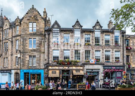 Bars und Restaurants in Grassmarket, Edinburgh, Schottland, Großbritannien Stockfoto