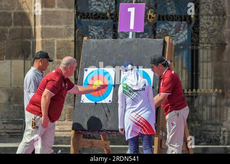 Pilsen, Tschechische Republik. 22. Juli 2023. Zielt auf die Kontrolle während der World Archery para Championships in Pilsen, Tschechische Republik, 22. Juli 2023. Kredit: Miroslav Chaloupka/CTK Photo/Alamy Live News Stockfoto