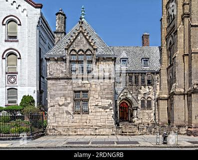 Clinton Hill Historic District: 279 Lafayette Avenue, Emmanuel Baptist Church, entworfen von Francis Kimball und erbaut 1887. Stockfoto