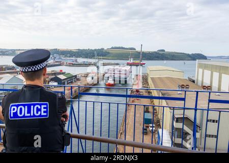 Bibby Stockholm verlässt die Falmouth Docks nach Portland, bereit für 500 Flüchtlinge Stockfoto