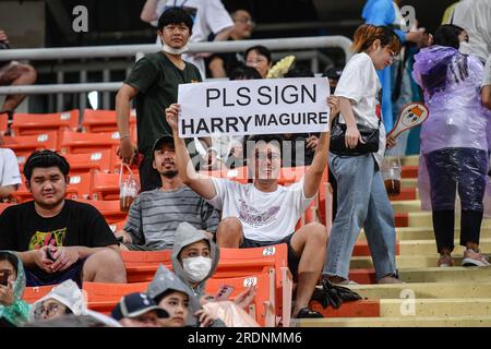 Bangkok, Thailand. 22. Juli 2023. Fans von Tottenham Hotspur trainieren während des Vorsaison-Spiels gegen Leicester City im Rajamangala Stadium. Kredit: SOPA Images Limited/Alamy Live News Stockfoto