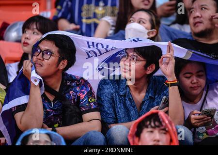 Bangkok, Thailand. 22. Juli 2023. Fans von Tottenham Hotspur trainieren während des Vorsaison-Spiels gegen Leicester City im Rajamangala Stadium. Kredit: SOPA Images Limited/Alamy Live News Stockfoto