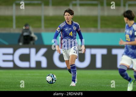 Hamilton, Neuseeland. 22. Juli 2023. Saki KUMAGAI (JPN), 22. Juli 2023 - Fußball/Fußball : #4 Saki KUMAGAI aus Japan läuft mit dem Ball während des FIFA Womens World Cup Australien & Neuseeland 2023 Group C-Spiels zwischen Japan und Sambia im Waikato Stadium in Hamilton, Neuseeland. Kredit: AFLO/Alamy Live News Stockfoto