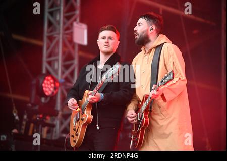 22. Juli 2023, Sheffield, South Yorkshire, U.K: Courteners , Performing at Tramlines Festival,Sheffield , UK , 22.07.2023 (Credit Image: © Robin Burns/ZUMA Press Wire) NUR REDAKTIONELLE VERWENDUNG! Nicht für den kommerziellen GEBRAUCH! Stockfoto