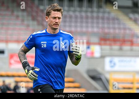 Mouscron, Belgien. 22. Juli 2023. William Dutoit (28) von KMSK Deinze stellte vor einem freundlichen Vorsaison-Spiel am 22. Juli 2023 in Mouscron, Belgien, vor der Challenger Pro League-Saison 2023 - 2024 zwischen KMSK Deinze und Winkel Sport ein Bild vor. Kredit: Sportpix/Alamy Live News Stockfoto