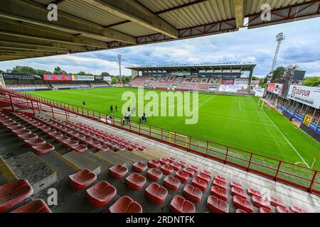 Mouscron, Belgien. 22. Juli 2023. Stadion Moeskroen vor einem freundlichen Saisonvorspiel vor der Challenger Pro League Saison 2023 - 2024 zwischen KMSK Deinze und Winkel Sport am 22. Juli 2023 in Mouscron, Belgien. Kredit: Sportpix/Alamy Live News Stockfoto