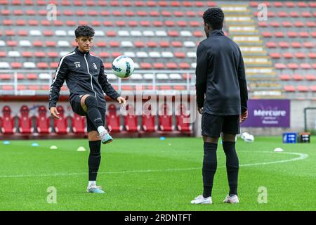 Mouscron, Belgien. 22. Juli 2023. Ilian Mhand (26) von KMSK Deinze machte vor einem freundlichen Vorsaison-Spiel vor der Challenger Pro League-Saison 2023 - 2024 zwischen KMSK Deinze und Winkel Sport am 22. Juli 2023 in Mouscron, Belgien, ein Bild. Kredit: Sportpix/Alamy Live News Stockfoto