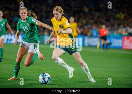Sydney, Australien. 20. Juli 2023. Cortnee Vine aus Australien kämpft während der FIFA Women's World Cup Australien und Neuseeland 2023 Group B zwischen Australien und Irland im Stadium Australia um den Ball. „Die Matildas“ sind die Gewinner von 1 bis 0 gegen das irische Team „Girls in Green“. Australien und Neuseeland 2023-Spiel der Gruppe B im Stadium Australia. (Foto: Patricia Poccrez Ferraro/SOPA Images/Sipa USA) Guthaben: SIPA USA/Alamy Live News Stockfoto