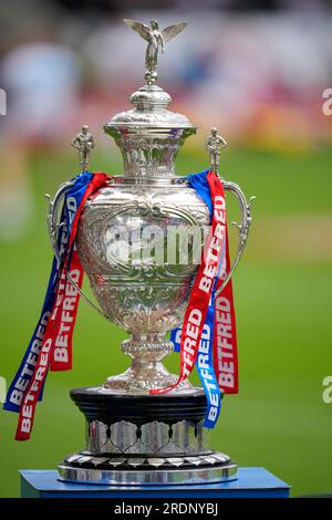 Warrington, Großbritannien. 22. Juli 2023. Der Betfred Challenge Cup, ausgestellt vor dem Halbfinalspiel Leigh Leopards vs St Helens im Halliwell Jones Stadium, Warrington, Großbritannien, 22. Juli 2023 (Foto von Steve Flynn/News Images) in Warrington, Großbritannien, am 7./22. Juli 2023. (Foto: Steve Flynn/News Images/Sipa USA) Guthaben: SIPA USA/Alamy Live News Stockfoto