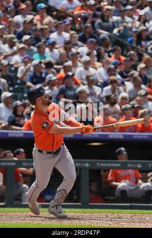 Juli 19 2023 Houston Right Fielder Chas McCormick (6) trifft während des Spiels mit Houston Astros und Colorado Rockies im Coors Field in Denver Co. Einen Homer David Seelig/Cal Sport Medi Stockfoto