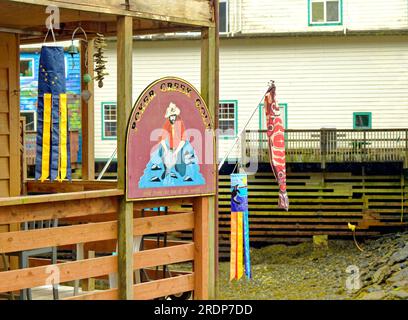 KETCHIKAN, ALASKA - 5. Mai 2023: Ketchikan ist mit 8000 Einwohnern die südöstlichste Stadt in Alaska. Kreuzfahrtschiffe machen über 500 Haltestellen Bring in Stockfoto