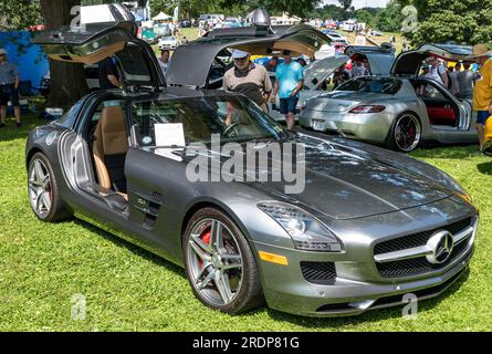 Eine Mercedes-Benz SLS AMG aus dem Jahr 2012 wird auf einer Autoausstellung in Pittsburgh, Pennsylvania, USA, ausgestellt Stockfoto