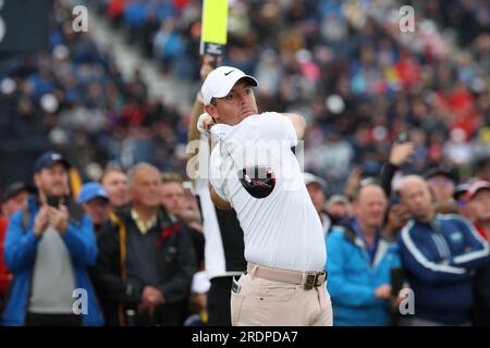 Rory McIlroy aus Nordirland schlägt am 3. Tag der British Open Golf Championship 2023 seinen Abschlag im Royal Liverpool Golf Club in Wirral, England, am 22. Juli 2023. Kredit: Koji Aoki/AFLO SPORT/Alamy Live News Stockfoto