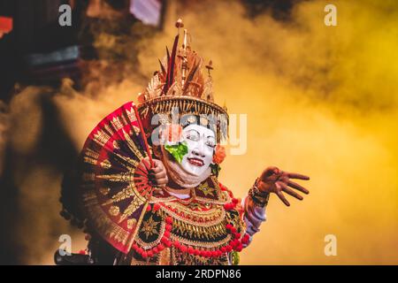 Die balinesische Barong-Tanzmaske Art Gold chinesisches Neujahr Stockfoto