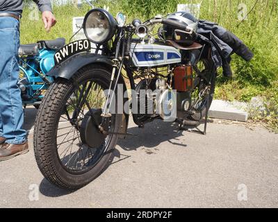 Douglas Motorrad in der Douglas Cavalcade, Warmley, Mai 2023 Stockfoto