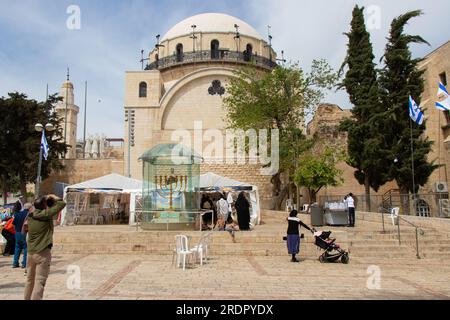 Jerusalem, Israel. 22. April 2022. Die Hurva-Synagoge ist eine historische Synagoge im jüdischen Viertel der Altstadt von Jerusalem. Stockfoto