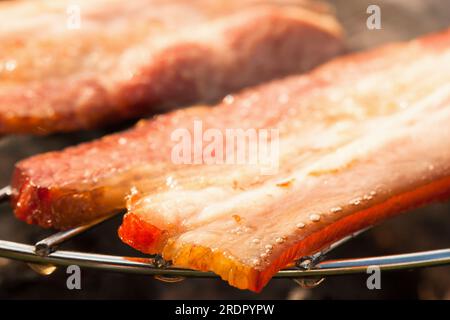 Speck auf dem grill Stockfoto
